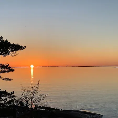 Escape To A Seaside Paradise Your Cozy Hideaway Βίλα