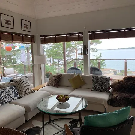 Escape To A Seaside Paradise Your Cozy Hideaway Βίλα