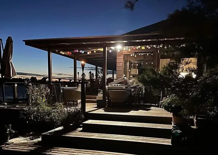 Escape To A Seaside Paradise Your Cozy Hideaway 埃克勒