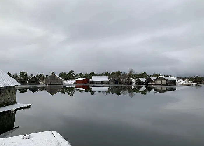 Escape To A Seaside Paradise Your Cozy Hideaway Вилла Экерё