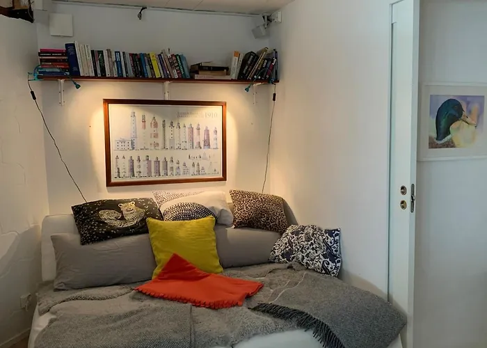 Escape To A Seaside Paradise Your Cozy Hideaway *