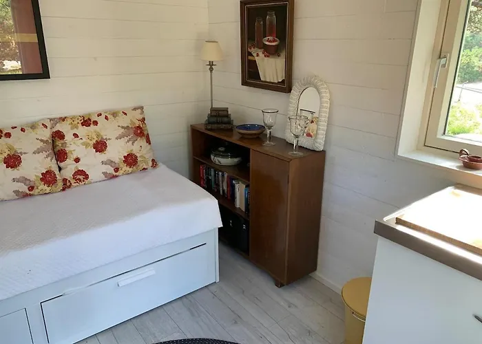 Escape To A Seaside Paradise Your Cozy Hideaway *